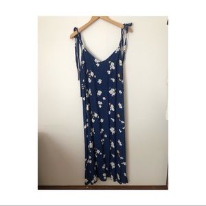 Low back tie shoulder floral dress